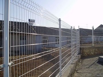 河南郑州隔离网 护栏围墙仓库 工地间防盗围栏网 养殖防护栏铁